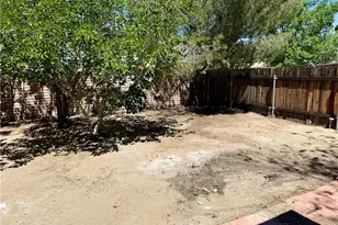 14118 Rosewood Dr, Hesperia, CA 92344 - Photo 24