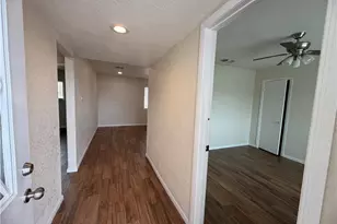 909 Las Amigas Dr, Barstow, CA 92311 - Photo 2