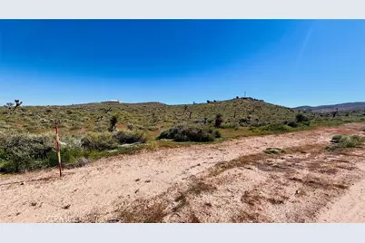 10177 Cerra Vista Street, Apple Valley, CA 92308 - Photo 6