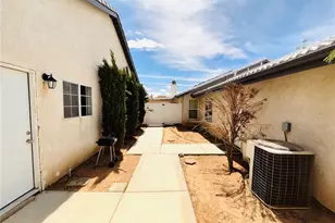 17389 Central Rd, Apple Valley, CA 92307 - Photo 22