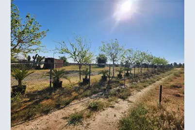 11391 Johnson, Phelan, CA 92371 - Photo 2