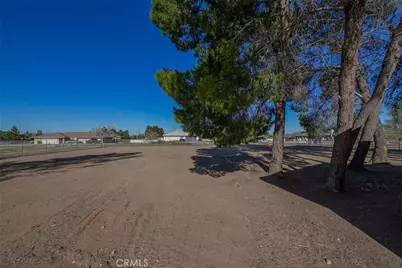 21435 Zuni Road, Apple Valley, CA 92307 - Photo 26