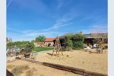 23677 Cahuilla, Apple Valley, CA 92307 - Photo 28