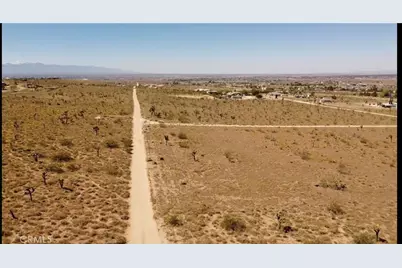 1 Japatul Rd, Apple Valley, CA 92308 - Photo 2