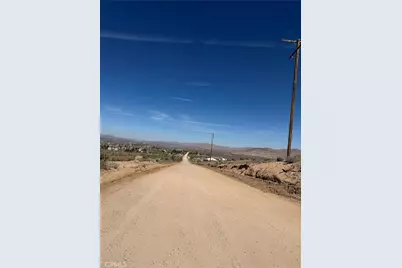 1 Japatul Rd, Apple Valley, CA 92308 - Photo 12