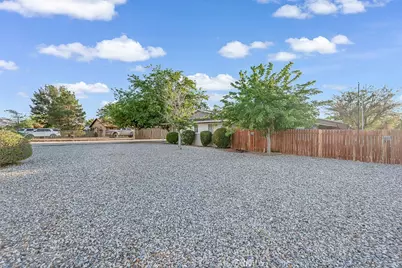 13250 Mohawk, Apple Valley, CA 92308 - Photo 4