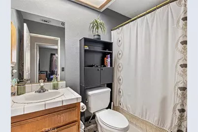 22404 Broken Lance Court, Apple Valley, CA 92307 - Photo 14