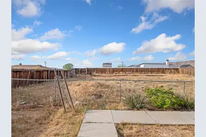 22404 Broken Lance Court, Apple Valley, CA 92307 - Photo 32