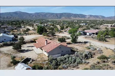10685 Crystal Air, Pinon Hills, CA 92372 - Photo 6