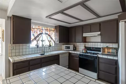 13870 Evergreen, Victorville, CA 92395 - Photo 10