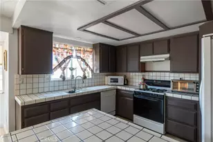 13870 Evergreen, Victorville, CA 92395 - Photo 10