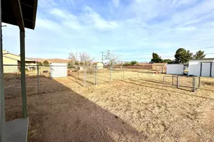 22773 Powhatan Rd, Apple Valley, CA 92308 - Photo 16