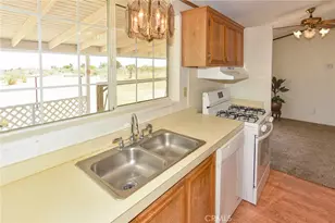 12133 Buttonwood, Phelan, CA 92371 - Photo 16
