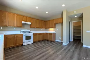 9053 Calico Ct, Oak Hills, CA 92344 - Photo 10