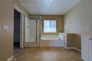 9053 Calico Ct, Oak Hills, CA 92344 - Photo 20