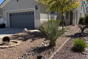 10485 Glen Oaks Ln, Apple Valley, CA 92308 - Photo 2