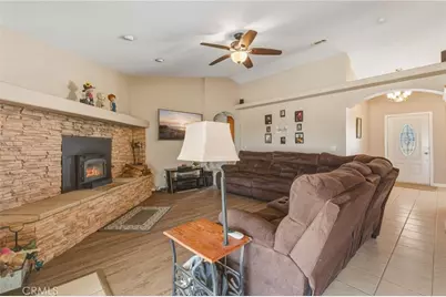 22772 Lancelet, Apple Valley, CA 92308 - Photo 10