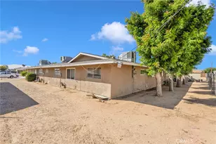 15400 Kiamichi Rd, Apple Valley, CA 92307 - Photo 12