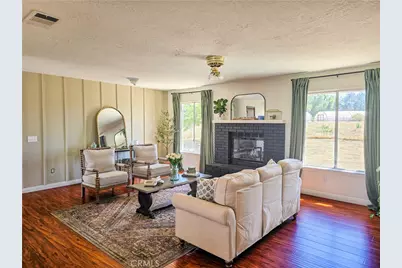 9995 Smoke Tree, Hesperia, CA 92344 - Photo 4