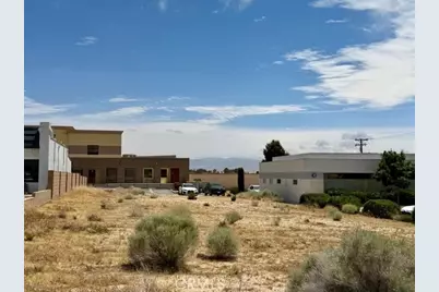 16083 Kamana, Apple Valley, CA 92307 - Photo 2