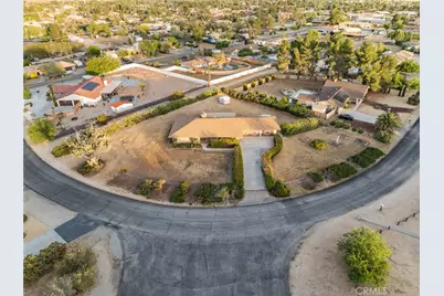 19213 Tecumseh, Apple Valley, CA 92307 - Photo 2