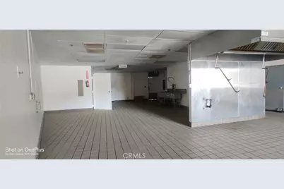 20200 US Highway 18 #D, Apple Valley, CA 92307 - Photo 6