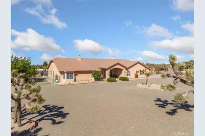 11025 El Esteban, Phelan, CA 92371 - Photo 2