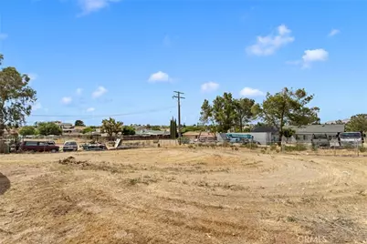 16670 Sholic Street, Victorville, CA 92395 - Photo 12