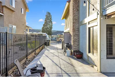 13685 Hidden Valley Road, Victorville, CA 92395 - Photo 52