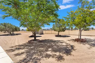 9872 Aster, Oak Hills, CA 92344 - Photo 42
