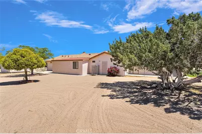 9872 Aster, Oak Hills, CA 92344 - Photo 44