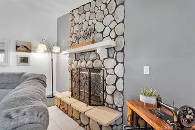 9872 Aster, Oak Hills, CA 92344 - Photo 10