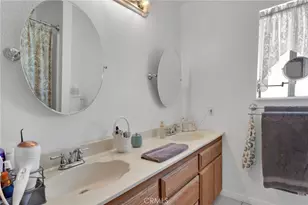 9872 Aster, Oak Hills, CA 92344 - Photo 32