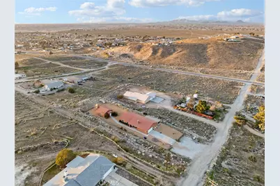 9230 Allegra Vista, Apple Valley, CA 92308 - Photo 4
