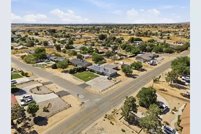 16854 Kayuga, Victorville, CA 92395 - Photo 32