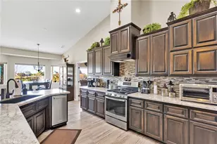 8140 Heartland, Oak Hills, CA 92344 - Photo 12
