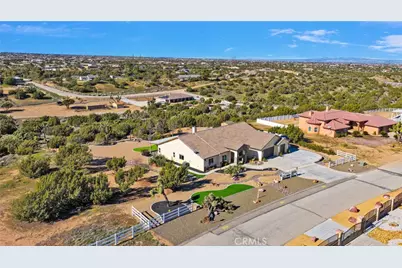 8140 Heartland, Oak Hills, CA 92344 - Photo 58