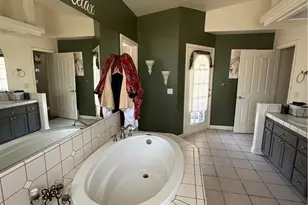 8026 Primrose Ave, Oak Hills, CA 92344 - Photo 22