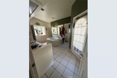 8026 Primrose Avenue, Oak Hills, CA 92344 - Photo 24