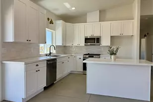12734 Tate Ct, Apple Valley, CA 92307 - Photo 8