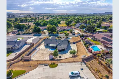 13997 Riverside, Apple Valley, CA 92307 - Photo 44