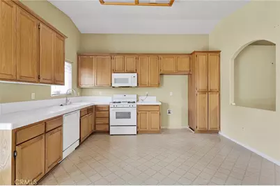 17029 Monaco Drive, Victorville, CA 92395 - Photo 10