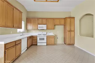 17029 Monaco Dr, Victorville, CA 92395 - Photo 10