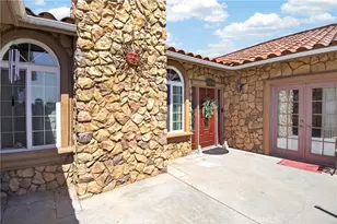 11380 Rochester, Phelan, CA 92371 - Photo 8
