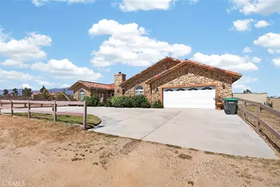 11380 Rochester, Phelan, CA 92371 - Photo 4