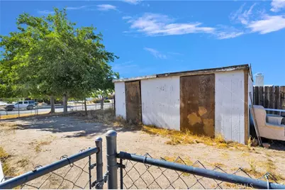 11725 Chisholm Trail, Victorville, CA 92392 - Photo 40