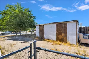 11725 Chisholm Trail, Victorville, CA 92392 - Photo 40