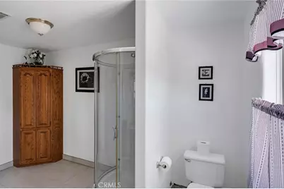 11631 Whitehaven, Oak Hills, CA 92344 - Photo 40