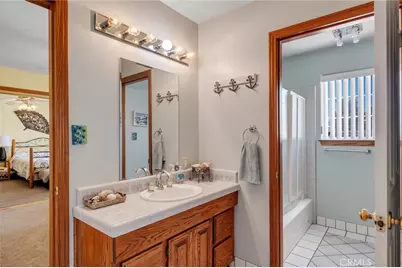 11631 Whitehaven, Oak Hills, CA 92344 - Photo 26