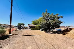 10877 Chamberlaine Way, Adelanto, CA 92301 - Photo 12